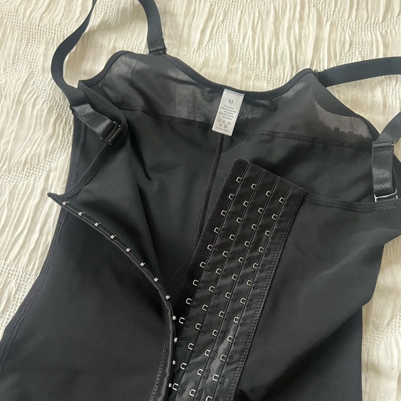 Shapewear - Picture 2 of 4